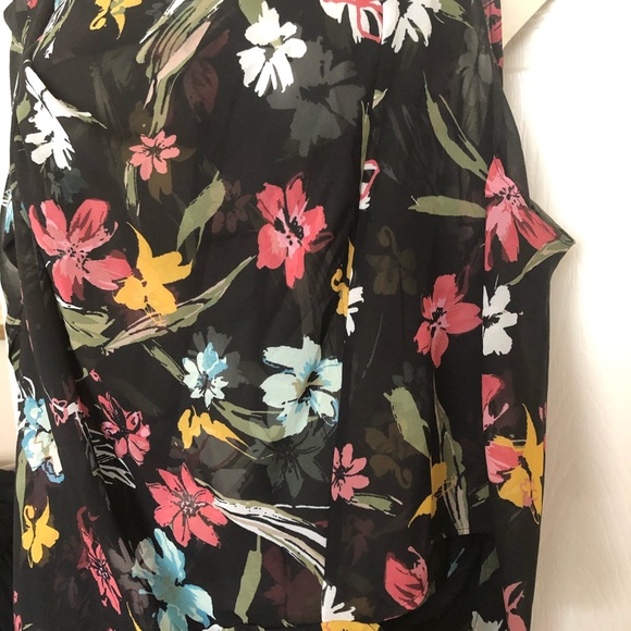 LANE BRYANT Sz26-28 LAYERD FLORAL BLOUSE - Picture 13 of 15
